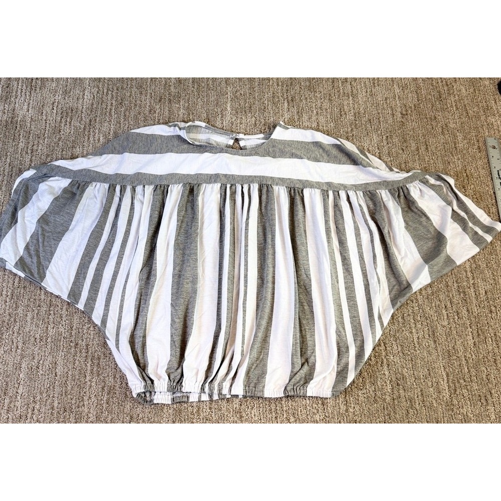 Time and Tru Womens Grey White Striped Dolman Bubble Hem Blouse Small TTL19014S